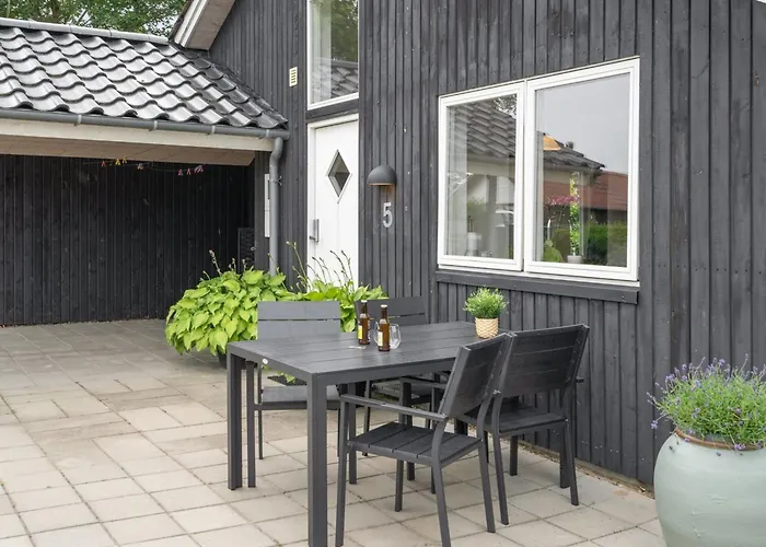 Joergen - 100m From The Sea By Interhome