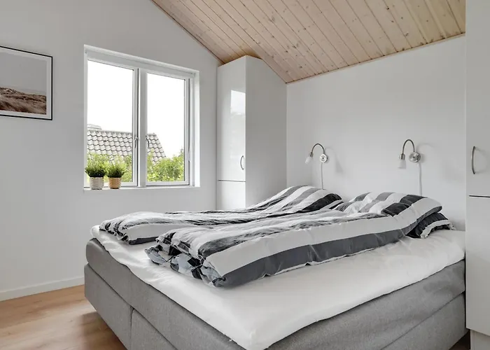 Holiday home Joergen - 100m From The Sea By Interhome *